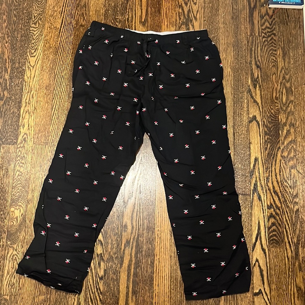 Old Navy men’s pajama bottoms.